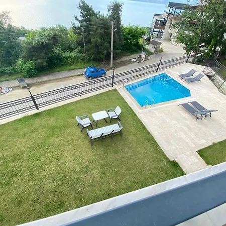 Villa White