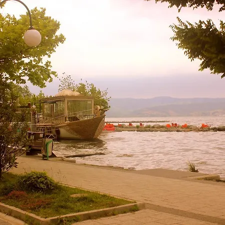 Villa White